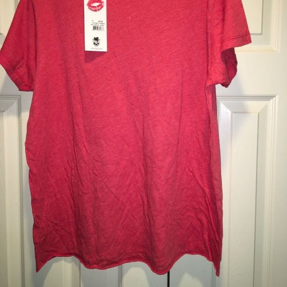 “Love at first Swipe” graphic tee - Picture 6 of 6